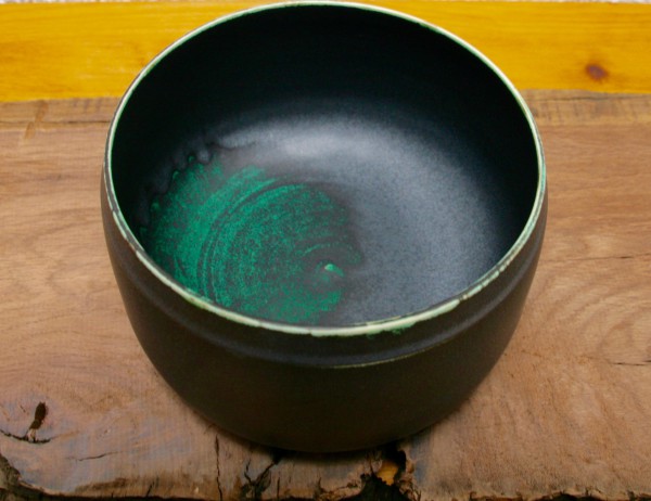 Hohe Schale aus Porzellan - schwarz-grün - hand made - von Beate Rönnefarth