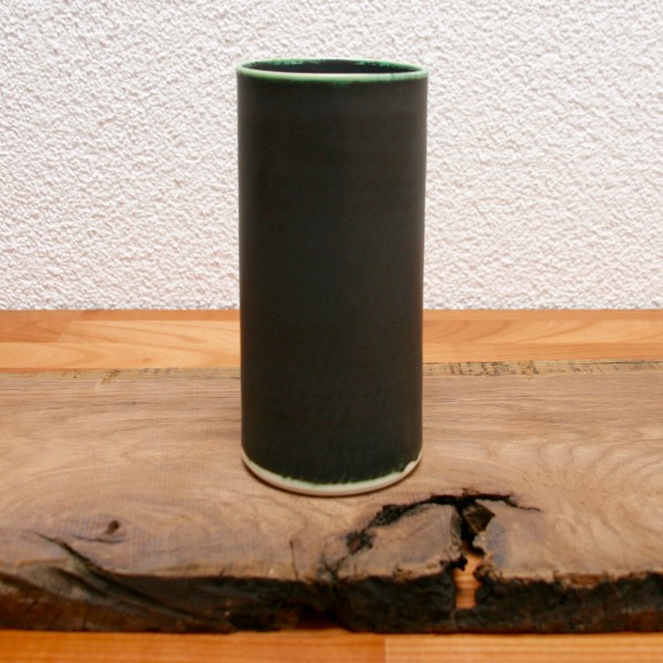 Vase aus Porzellan - schwarz grün - hand made - von Beate Rönnefarth